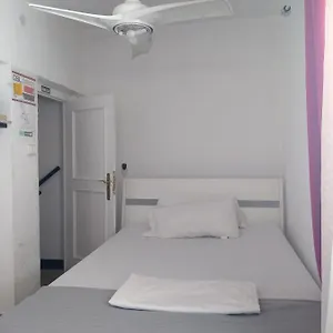 hostel-bellavista-playa-malaga.1costadelsol.com/
